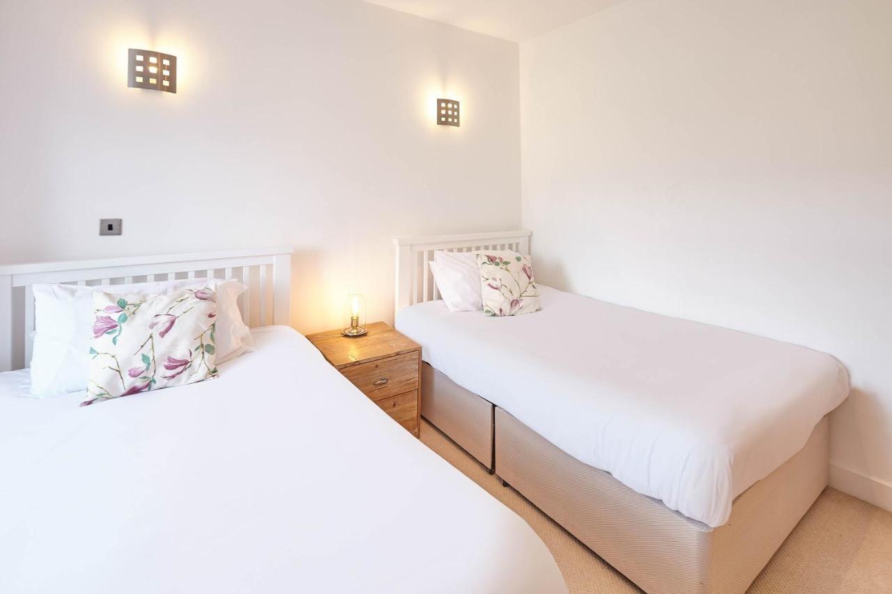 Host & Stay - Penthouse Pad Scarborough Exteriör bild